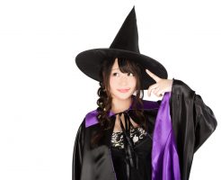 ハロウィンの魔女の衣装とウィッグ