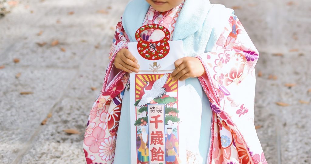 七五三の着物で3 歳の女の子の着付けのポイントとは？