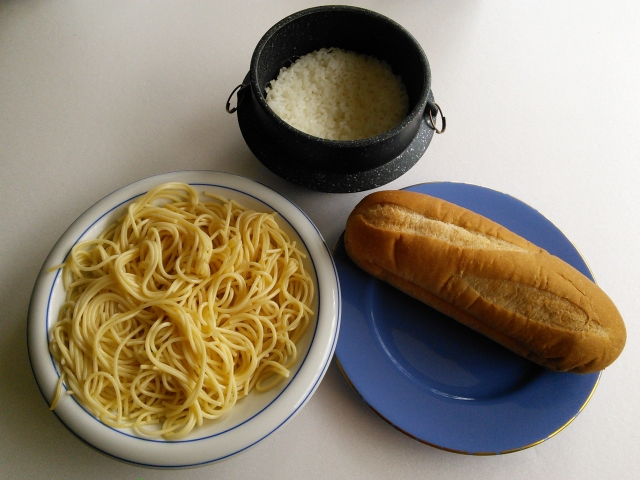 コレはやめよう！炭水化物オンリーの食事
