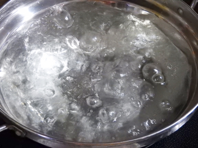 シンプルに煮洗いでも換気扇は綺麗になる！