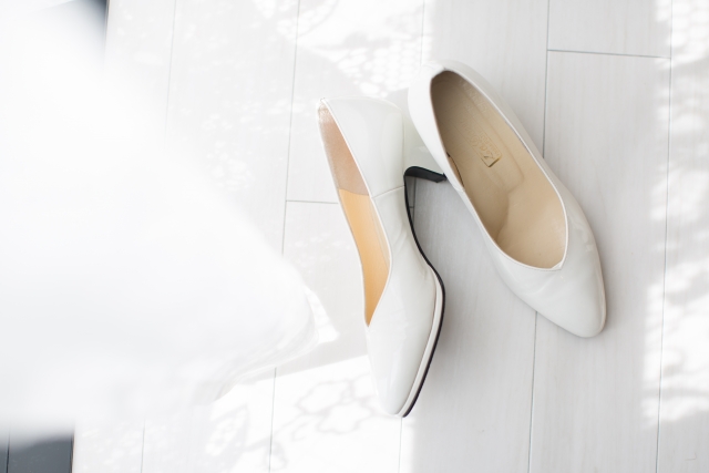 結婚式にはどんな靴を履いていけばいいの？女性と男性それぞれを解説！