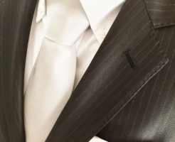 結婚式で持つべきメンズバッグとは？押さえておくべき男性マナー集！