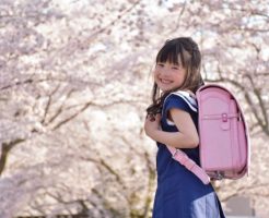 女の子の入学式で子供服を選ぶポイントは？レンタルもあり？