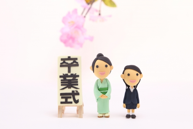 大切な思い出になる卒業式だから！女の子のためのスーツの選び方